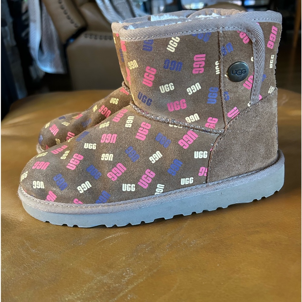 Kid’s Ugg Boots size 3
